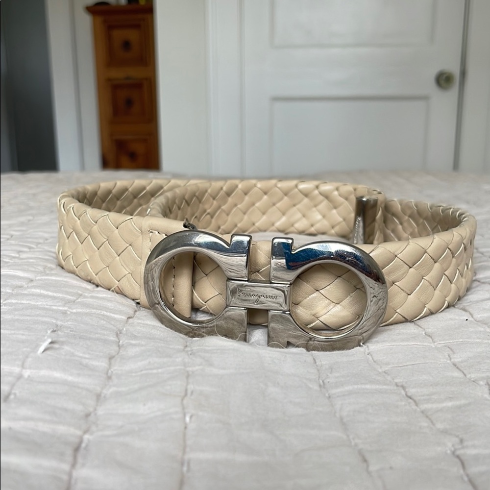 Ferragamo nude leather belt